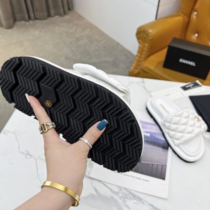 Chanel spring and summer embroidered diamond-shaped platform white sandals - Image 9