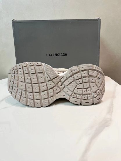 Balenciaga trendy versatile sneakers - Image 9