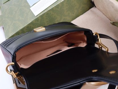 Gucci flap closure handbag - Image 9