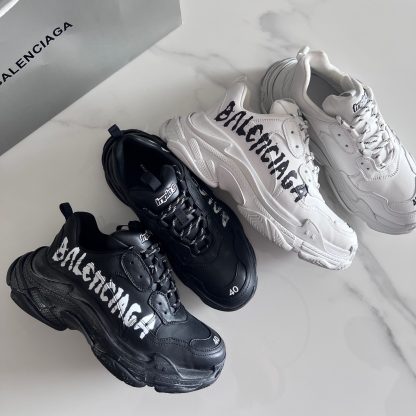 Balenciaga couple fashion dad shoes - Image 9