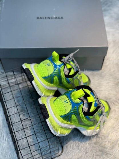 Balenciaga stylish sneakers - Image 9