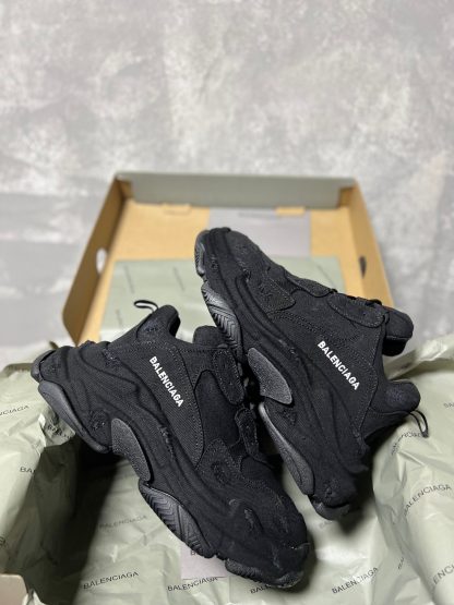 Balenciaga Fashion Logo Sneakers - Image 9