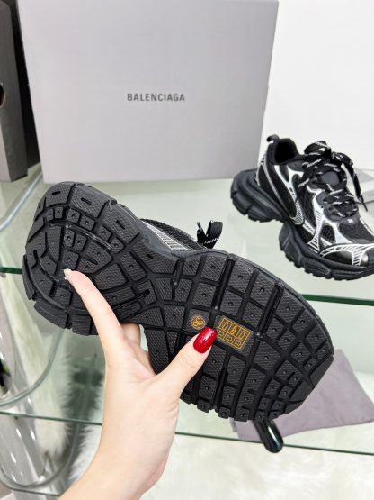 Balenciaga Fashionable Casual Sneakers - Image 9