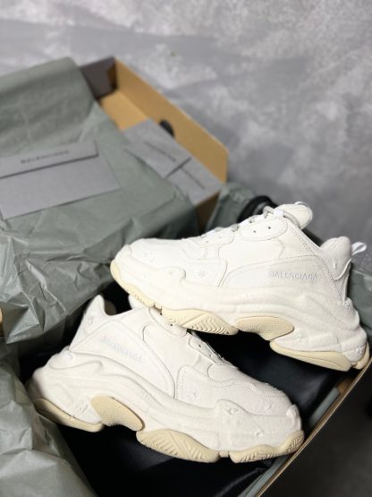Balenciaga Fashion Canvas Dad Shoes - Image 9