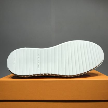 Louis Vuitton low-top new casual couple shoes - Image 9