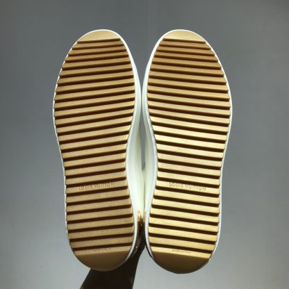 Louis Vuitton low-top new casual couple shoes - Image 9