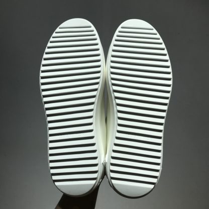 Louis Vuitton low-top new casual couple shoes - Image 9