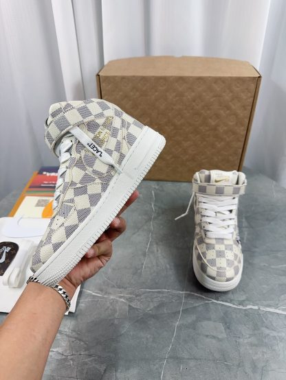 Louis Vuitton couple's co-branded sports shoes - Image 9