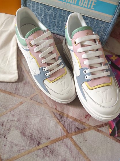 Louis Vuitton's new white thick-soled shoes for early spring - Image 9