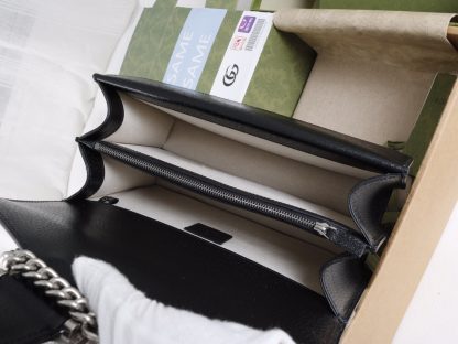 Gucci tiger head buckle black fashionable chain bag - Image 9