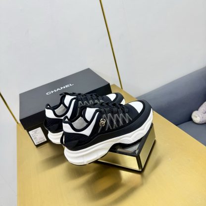 Chanel men's and women's couple's black and white classic sports all-match casual dad shoes - Image 9