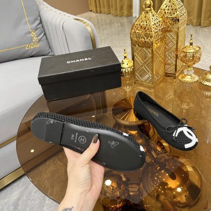 Chanel autumn and winter new black round head with bow retro loafers - Image 9