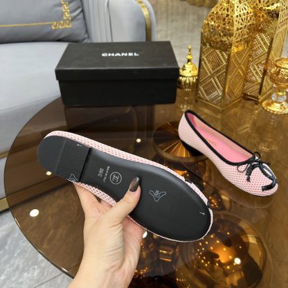 Chanel autumn and winter new pink round head with bow retro loafers - Image 9