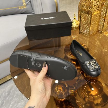 Chanel autumn and winter new black small round head retro loafers - Image 9
