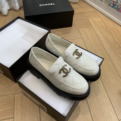 Chanel autumn and winter small round head slim retro style white loafers heel height 4.5cm - Image 8