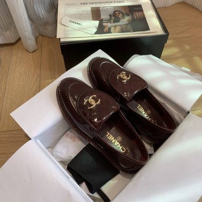 Chanel's new elegant and durable red-brown loafers for early spring - Image 9