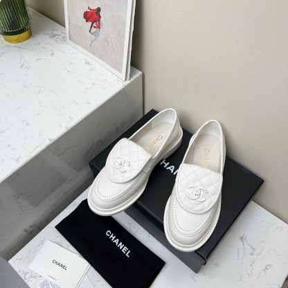 Chanel's new white early spring loafers - Image 8