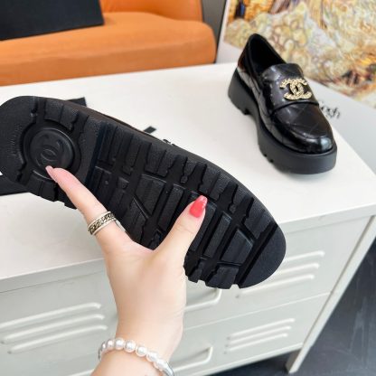 Chanel autumn and winter delicate small round head slim black loafers - Image 9