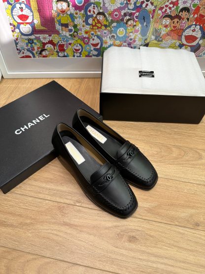 Chanel autumn and winter four seasons retro style small round head black loafers - Image 8