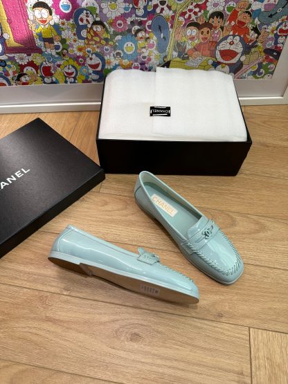 Chanel autumn and winter four seasons retro style small round head blue loafers - Image 9