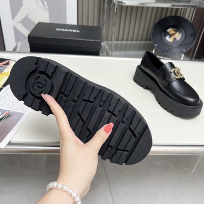 Chanel autumn and winter series new retro style small round head black loafers - Image 9