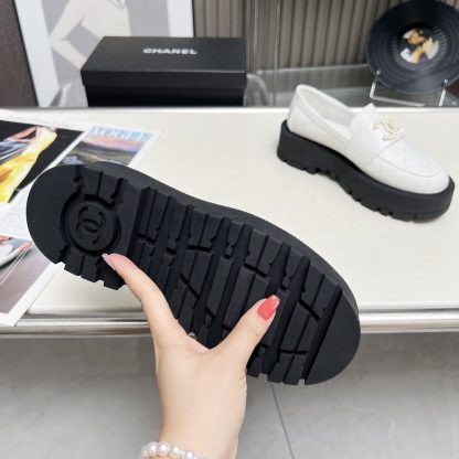 Chanel autumn and winter series new retro style small round head white loafers - Image 9