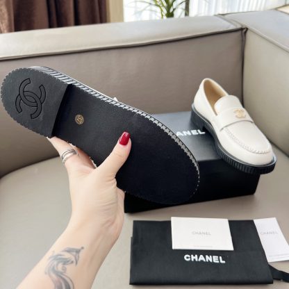 Chanel Early Spring Dance Shoes Series White Small Round Head Retro Loafers - Image 9