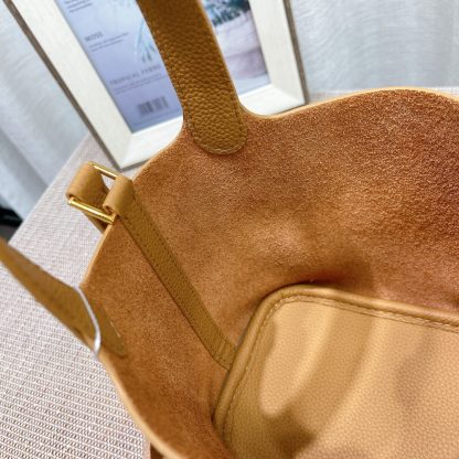 Hermès mini 14cm shopping basket bag is soft, versatile and very light - Image 9