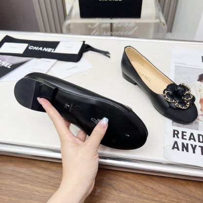 Chanel black spring and summer dancing shoes series small round toe with camellia loafers - Image 9