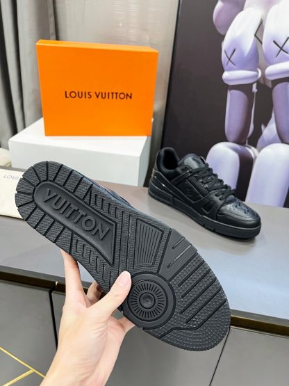 Louis Vuitton's popular skateboard shoes - Image 9