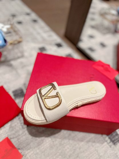 VALENTINO exquisite minimalist white slippers - Image 9