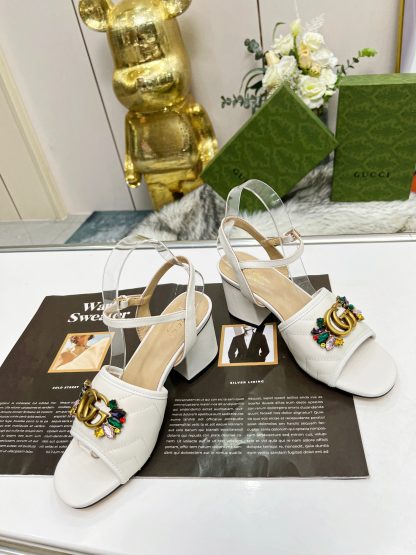 Gucci's new spring and summer rhinestone buckle round-toe thick-heeled sandals - Image 9