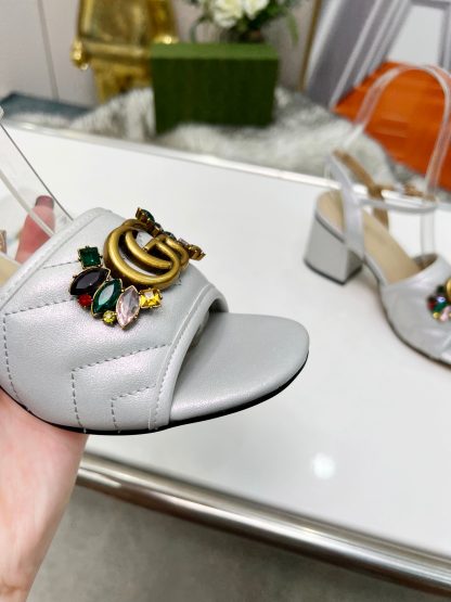 Gucci's new spring and summer rhinestone buckle round-toe thick-heeled sandals - Image 9