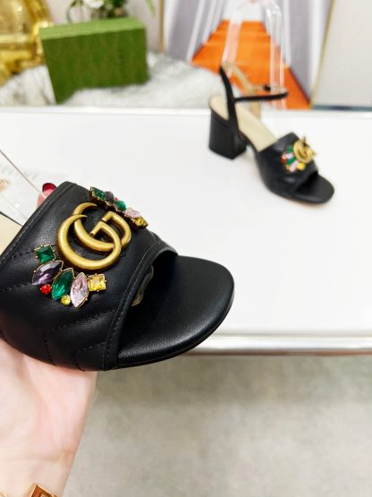 Gucci's new spring and summer rhinestone buckle round-toe thick-heeled sandals - Image 8