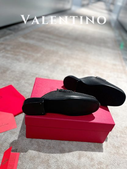 VALENTINO Fashion V Buckle Metal Element Open-Toed Sandals - Image 9