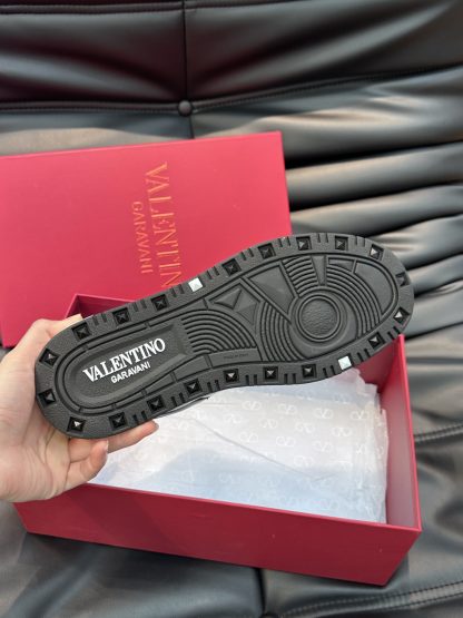 VALENTINO low-top sneakers in calfskin with rivets - Image 9
