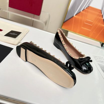 VALENTINO simple versatile rivet flat shoes casual shoes - Image 8
