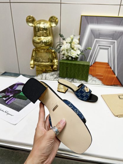 Gucci classic buckle slippers - Image 9