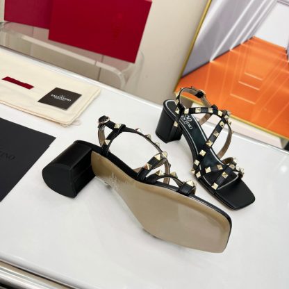 VALENTINO simple rivet element versatile sandals and high heels - Image 9