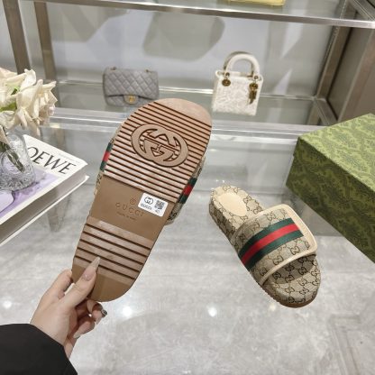 Gucci Unisex G Slippers - Image 9