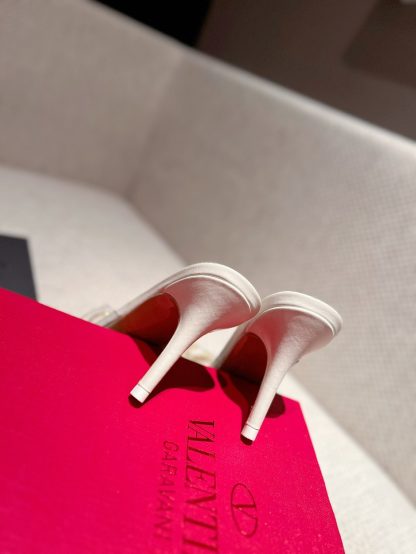 VALENTINO exquisite V buckle transparent film sandals high heels - Image 9