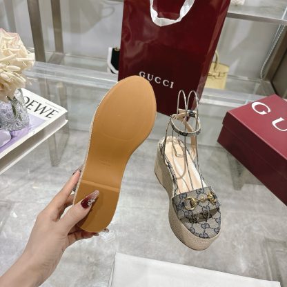 Gucci Women's Horsebit Flat Mid-Heel Platform Sandals - Image 9