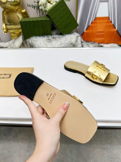 Gucci women's flat slippers - Image 9