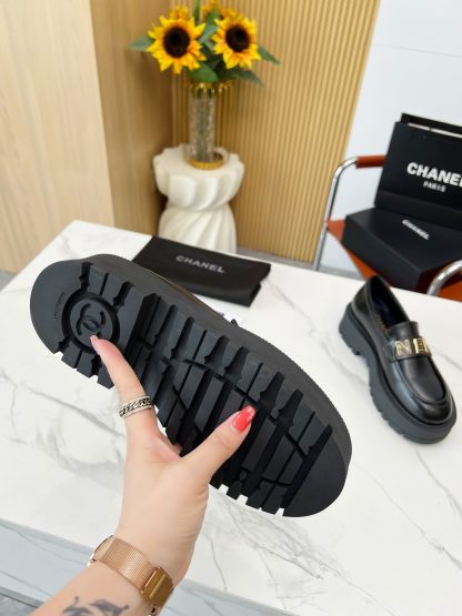 Chanel autumn and winter black shiny light and comfortable loafers thick sole 6cm - Image 9