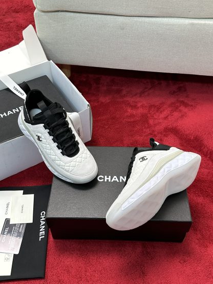 Chanel men's and women's couple's white and black mix and match classic casual sports shoes - Image 9