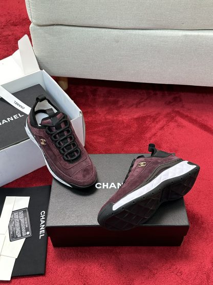 Chanel men's and women's couple's red and brown mix and match classic casual sneakers - Image 9