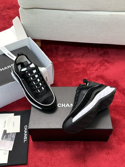 Chanel men's and women's couple's black and white mix and match classic fashion casual sports shoes - Image 9