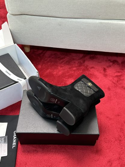 Chanel's new simple, stylish and comfortable black ankle boots with a heel height of 5cm - Image 9