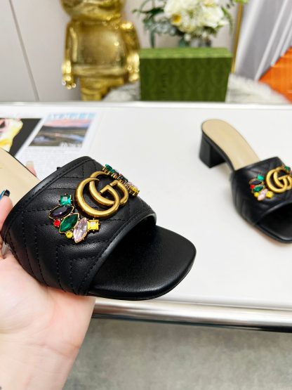 Gucci spring and summer new GG rhinestone buckle round toe thick heel slippers - Image 10