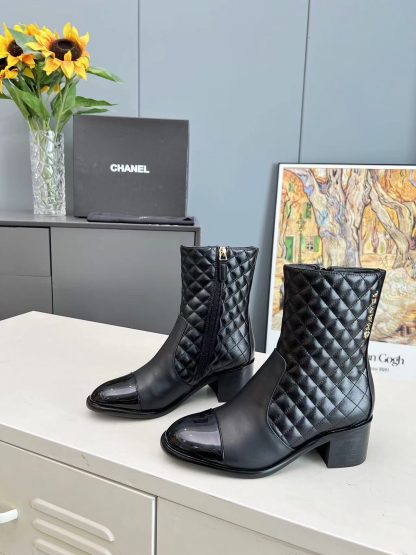 Chanel's autumn and winter main season hit black boots worth adding to your wardrobe - Image 8